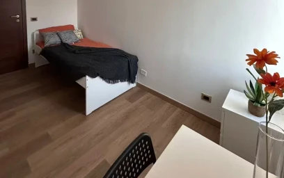 Quarto privado em Via Mantova, imagem 2 de 10