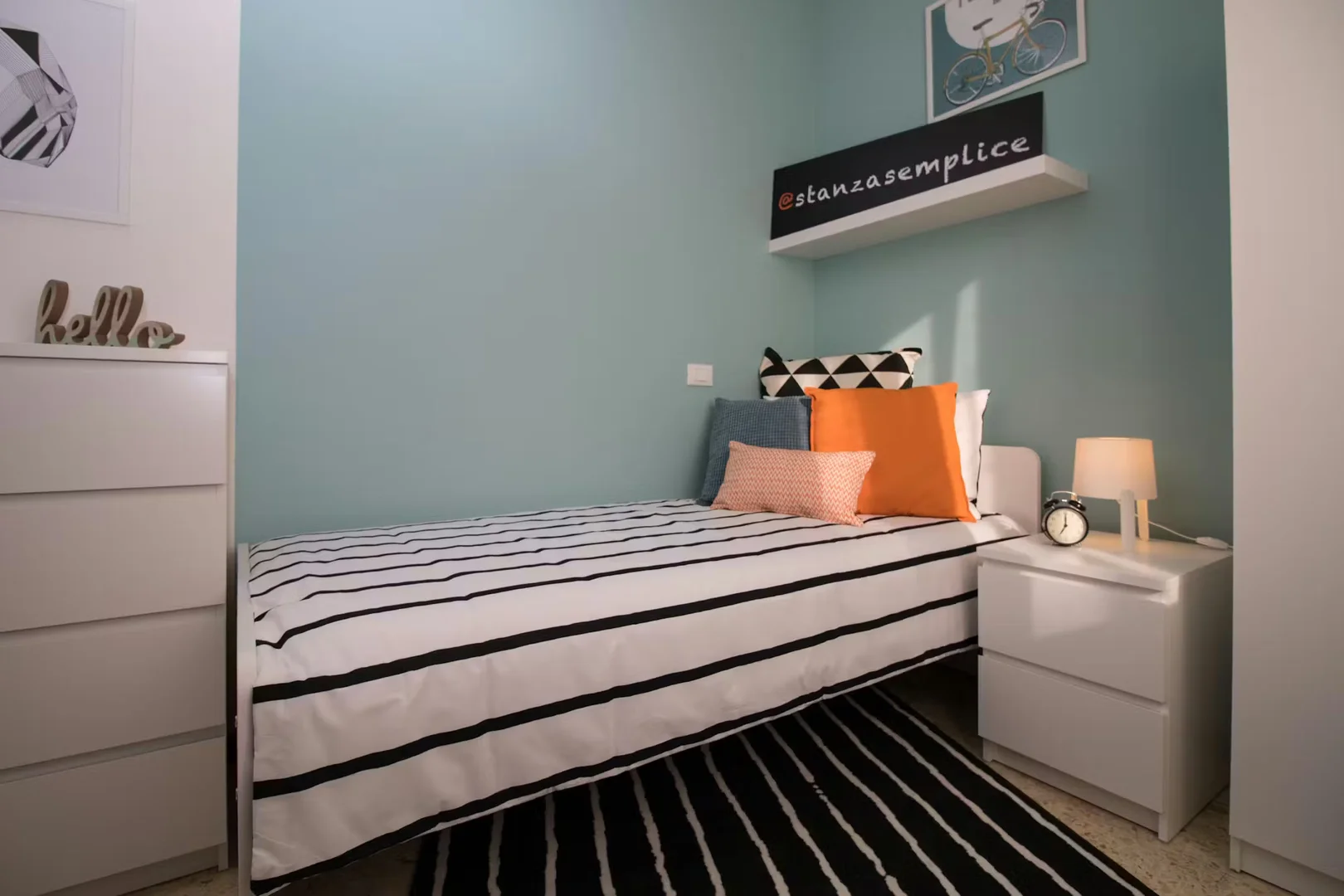 Comfortable and spacious student room in 