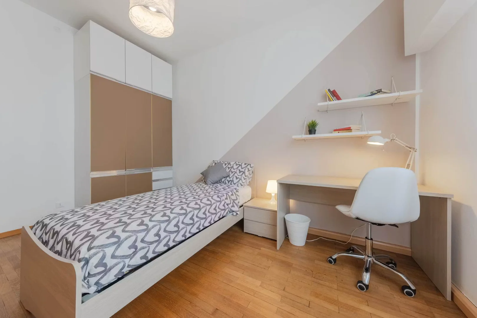 Quarto amigo do estudante em  com comodidades modernas