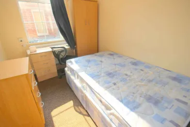 Accommodation with 3 bedrooms in Durham
