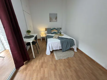 Alquiler de habitación en piso compartido en {area}