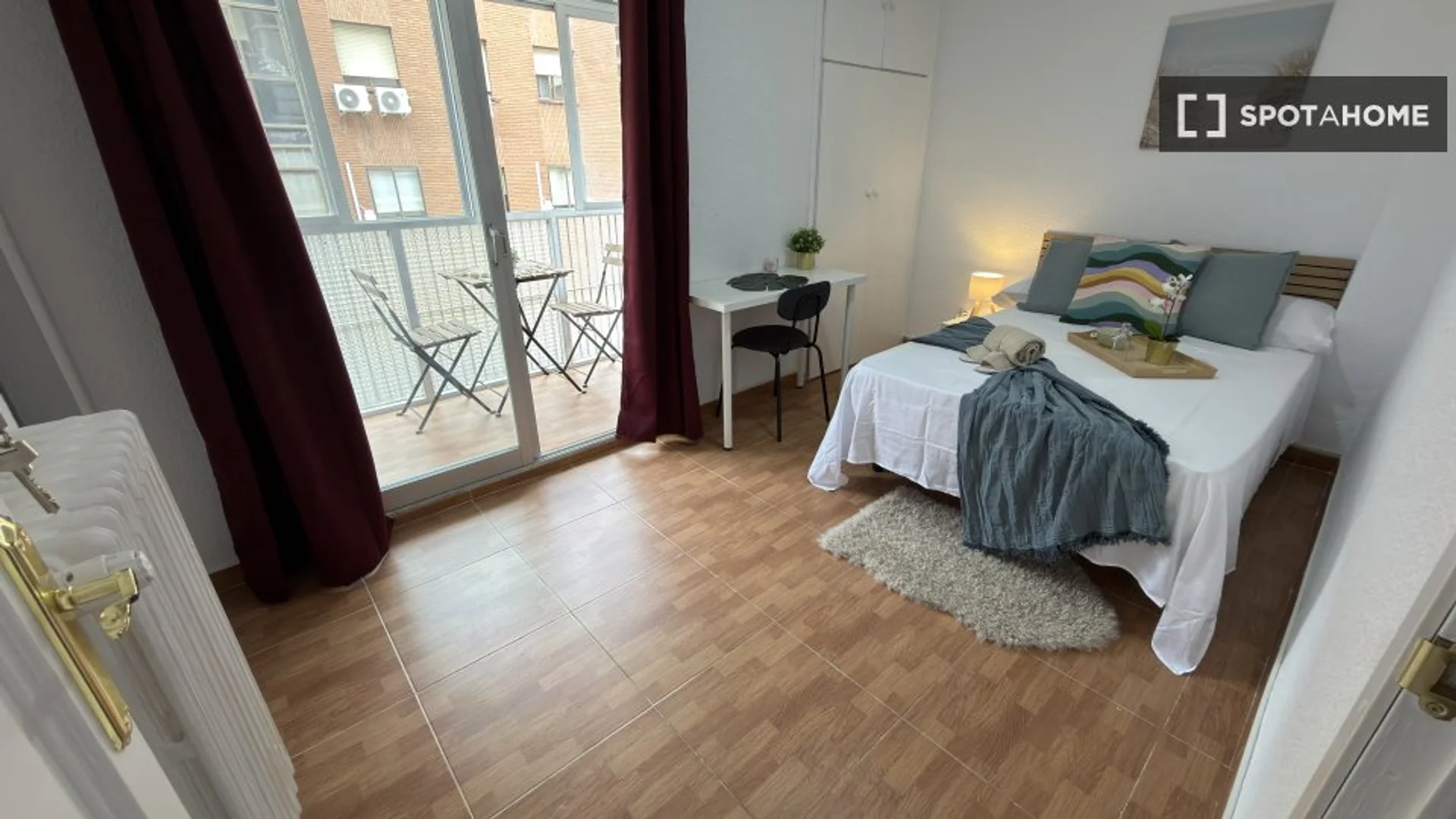 Habitación estudiantil económica con ubicación conveniente en 