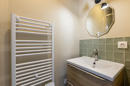 Private room at 13 impasse Chanvin, 94200 Ivry-sur-Seine, image 15 of 15