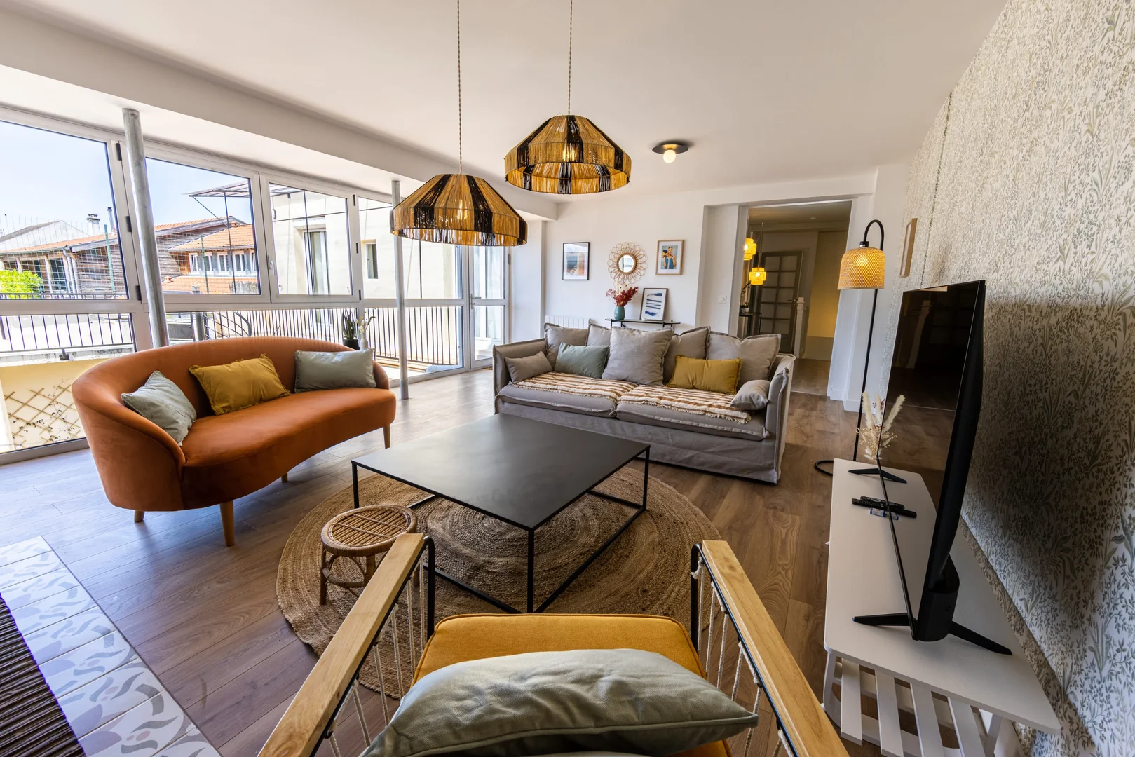 Economical student room with convenient location in 