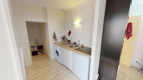 Stanza privata in 9 Rue François Chénieux, Limoges 87000, immagine 6 di 14