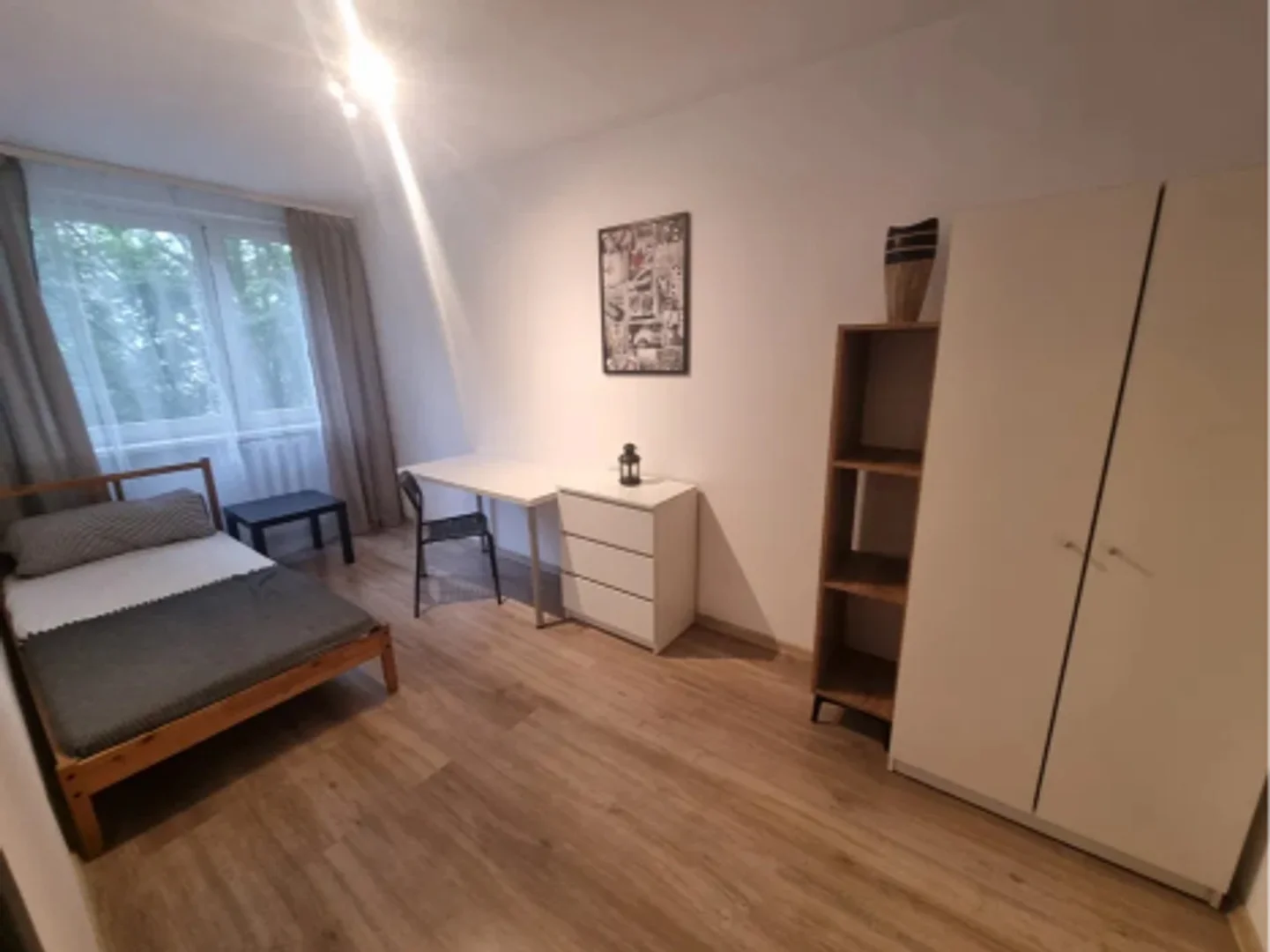 Studentenfreundliches Zimmer in mit modernen Annehmlichkeiten