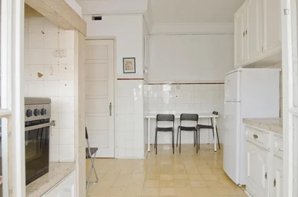 Quarto privado em Avenida de Paris, imagem 11 de 18