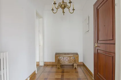 Quarto privado em Avenida de Paris, imagem 16 de 18