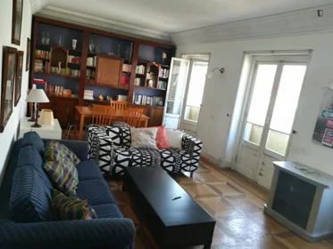 Quarto privado em Avenida de Paris, imagem 8 de 18
