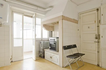 Quarto privado em Avenida de Paris, imagem 9 de 18