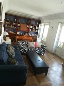 Quarto privado em Avenida de Paris, imagem 7 de 19