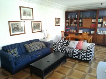 Quarto privado em Avenida de Paris, imagem 8 de 19