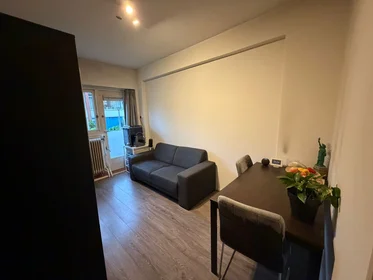 Private room at Snelliusstraat, image 1 of 8