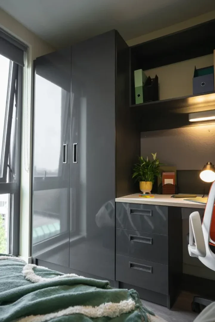 Habitación asequible para estudiantes con buena iluminación en 