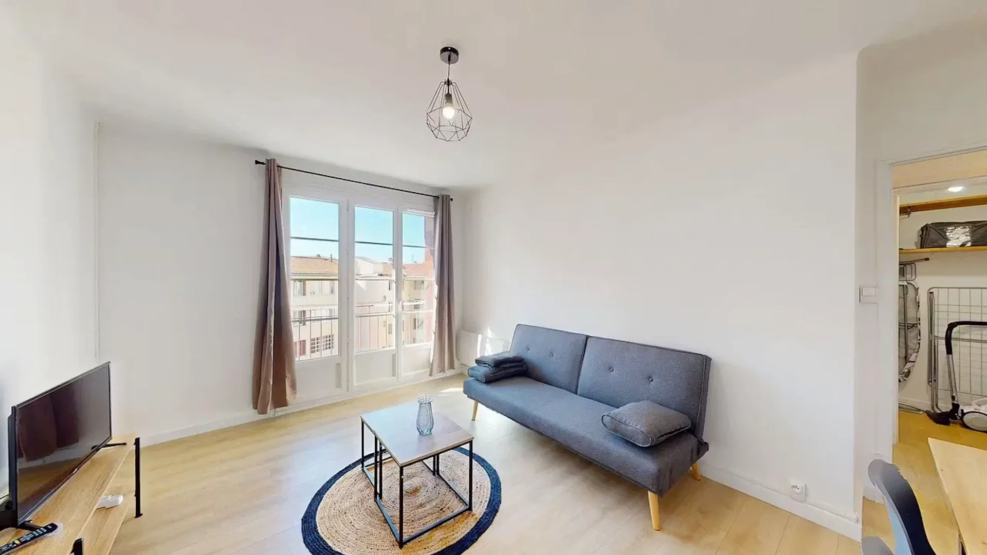 Chambre à louer dans un appartement d'étudiant à , entièrement meublée
