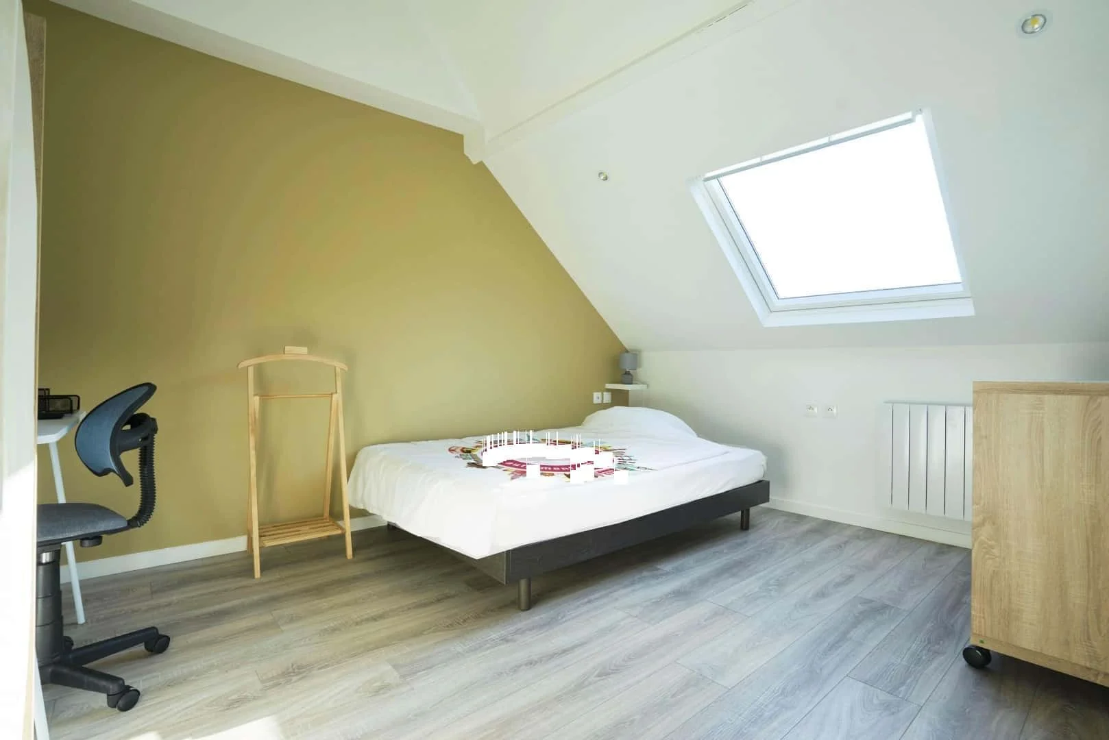 Budget-friendly student room close to campus in 