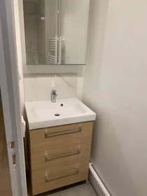 Habitación privada en Noisy-le-grand, 93160, imagen 12 de 17