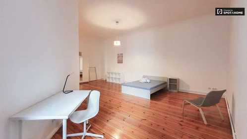 Chambre privée à Boxhagener Str., image 1 de 10