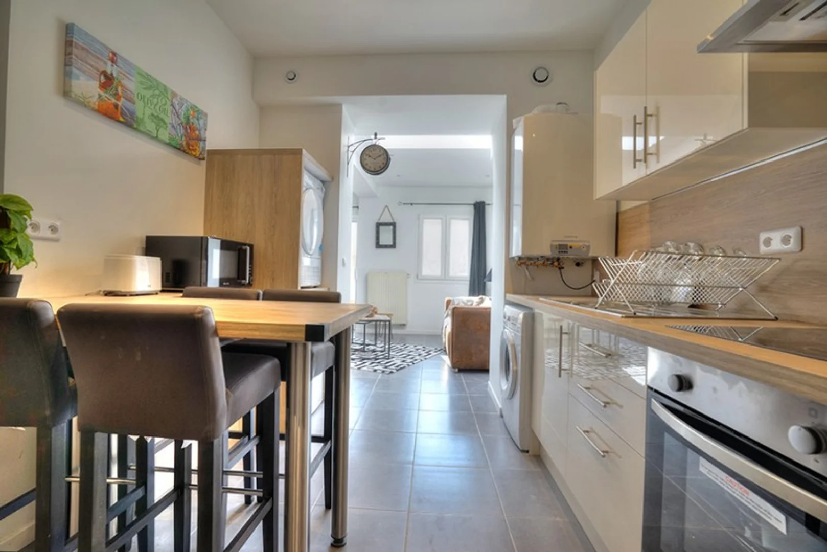 Student-friendly room in  with modern amenities
