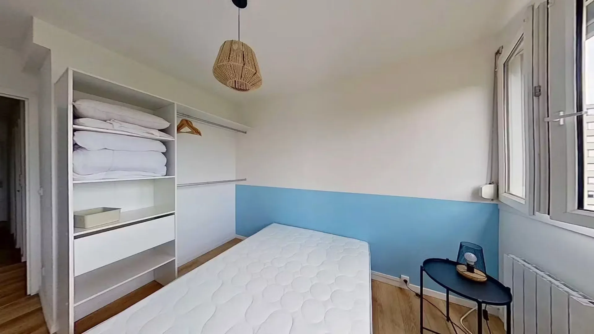 Funktionelles Studentenzimmer perfekt zum Studieren in 