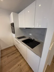 Entire apartment at Mittlerer Hasenpfad, Sachsenhausen, image 5 of 10