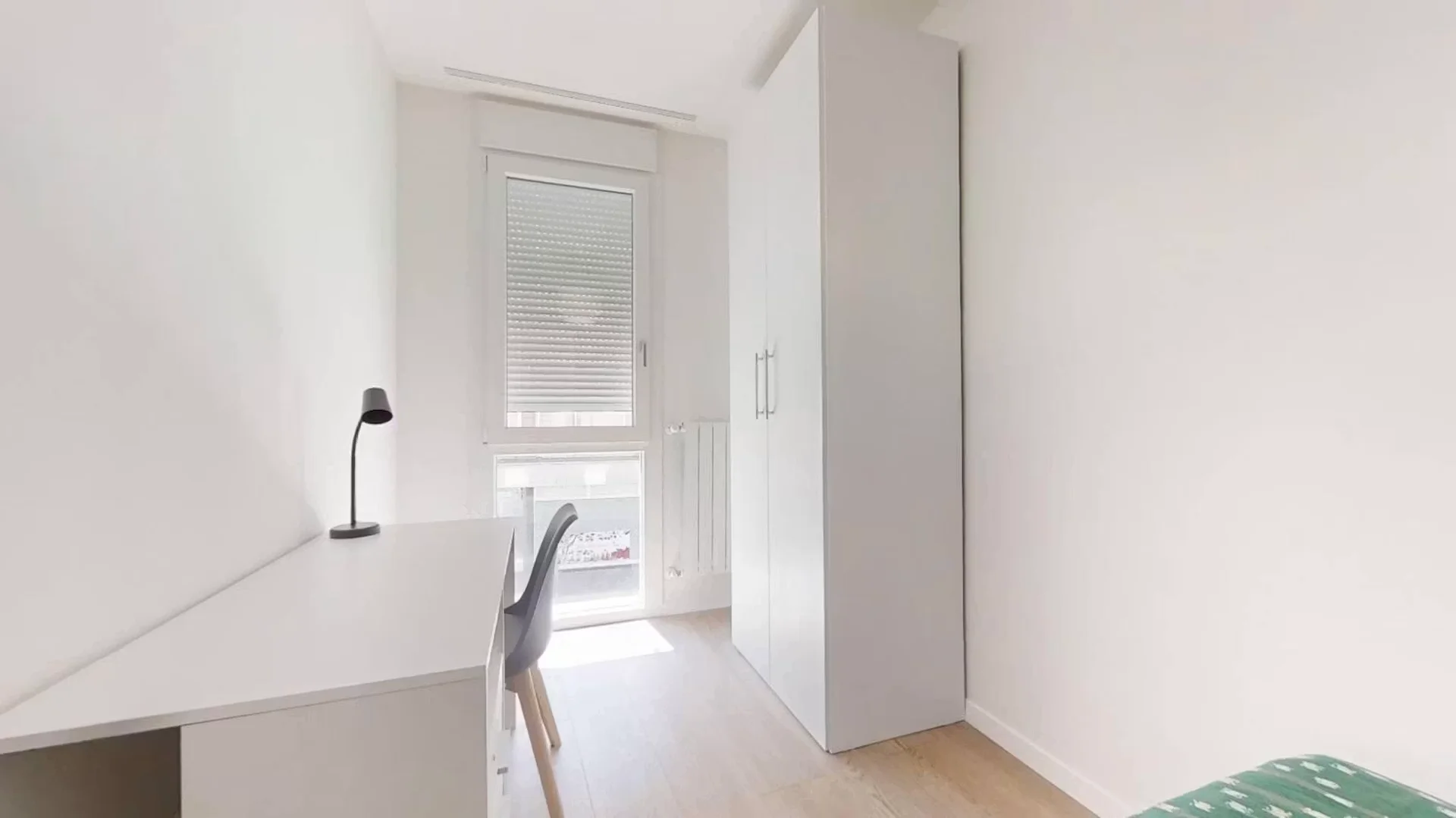 Zimmer in Studentenwohnung in  zu vermieten, voll möbliert