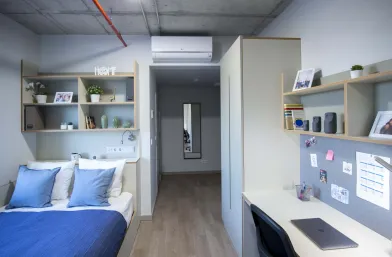 Habitación compartida con escritorio en Oporto