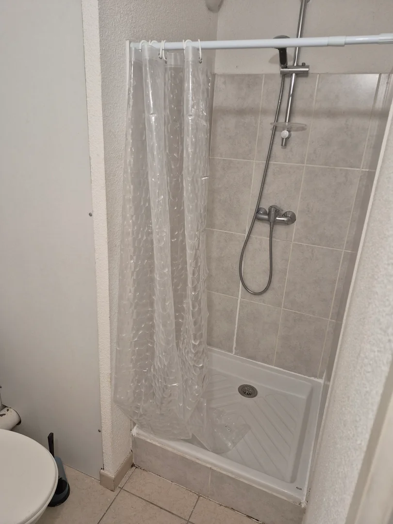 Asequible apartamento estudio con características esenciales en 