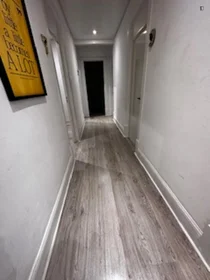 Chambre privée à Rua Guerra Junqueiro, image 23 de 38