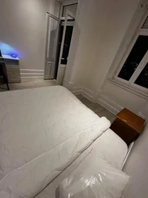 Chambre privée à Rua Guerra Junqueiro, image 35 de 38