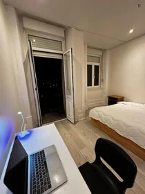 Chambre privée à Rua Guerra Junqueiro, image 37 de 38