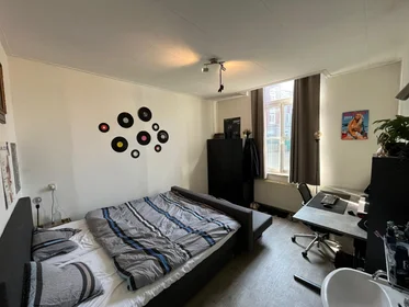 Privatzimmer in der Bogaardenstraat, bild 1 von 3