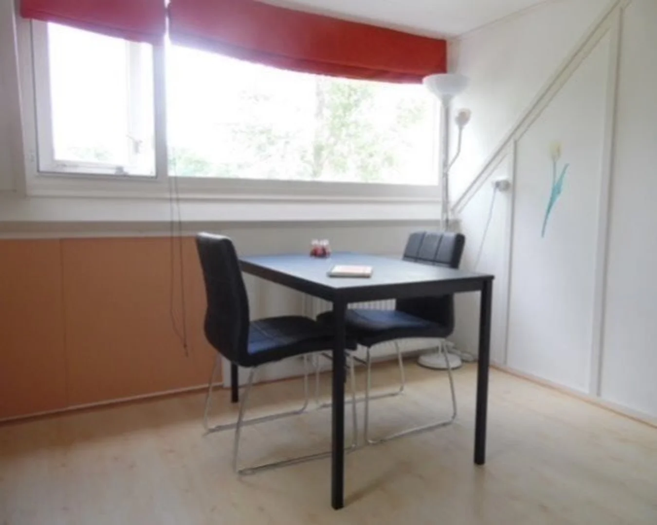 Studio accueillant pour les étudiants et très bien desservi par les transports en commun à 