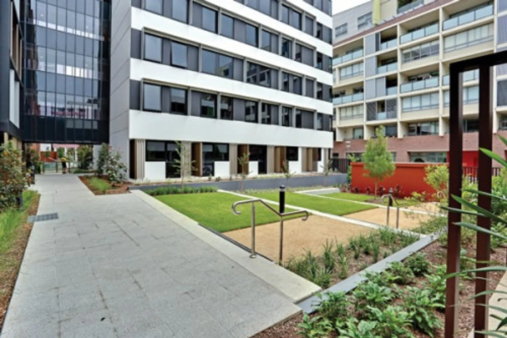 Habitación estudiantil económica cerca del campus en 