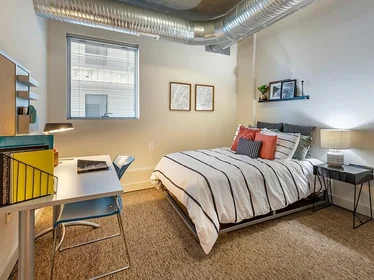 Apartamento inteiro em 309 E. Green, Suite 103, Champaign, IL 61820, imagem 1 de 10