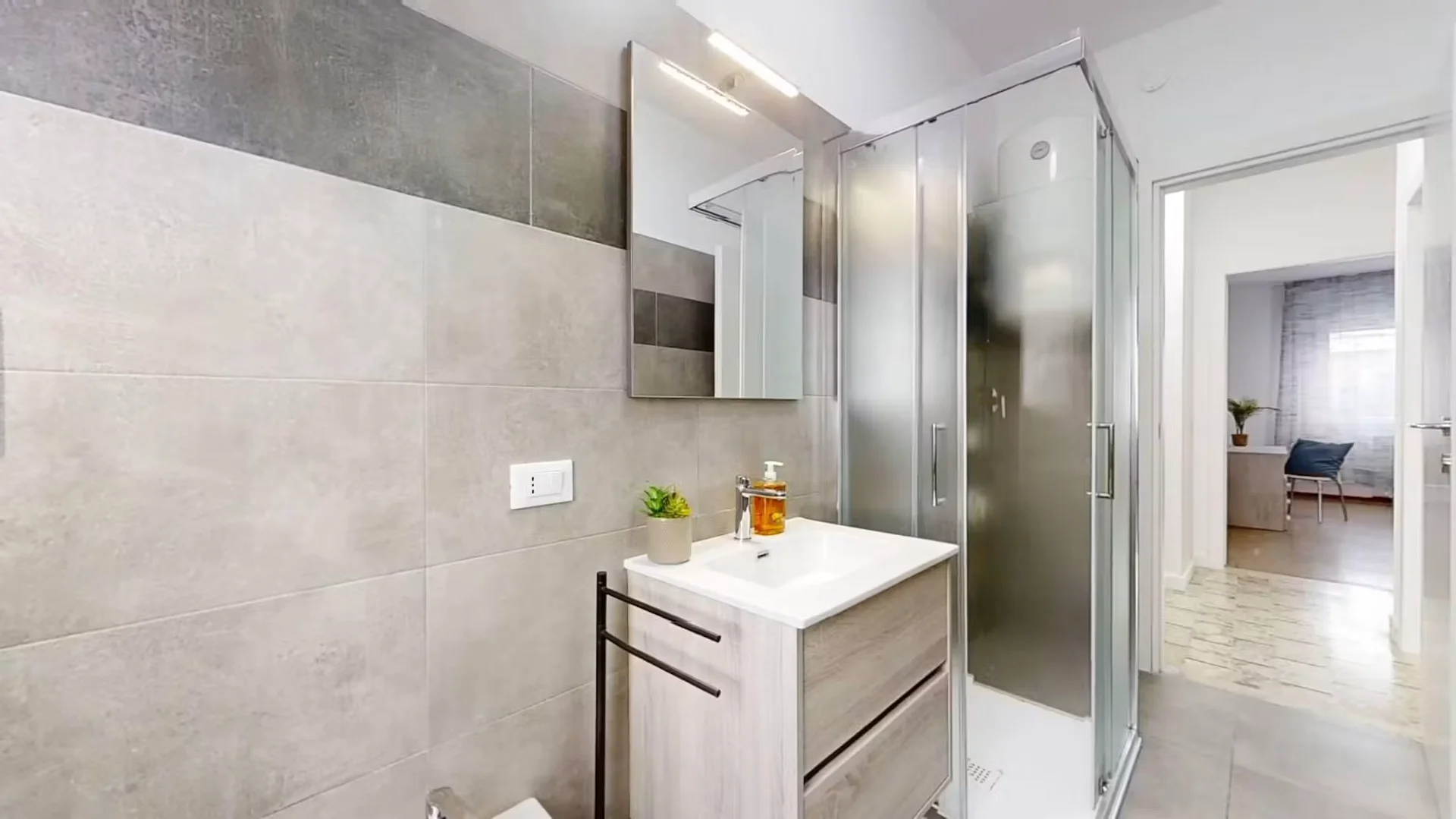 Habitación estudiantil económica con ubicación conveniente en