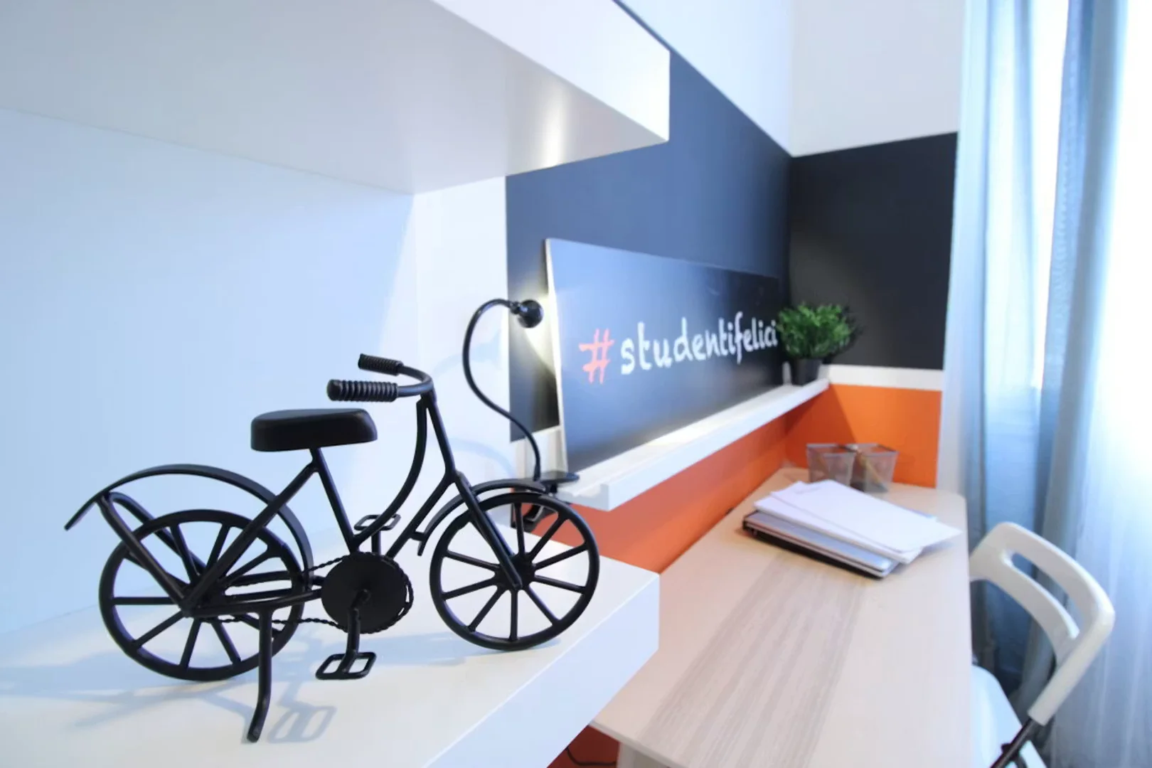 Budget-friendly student room close to campus in 
