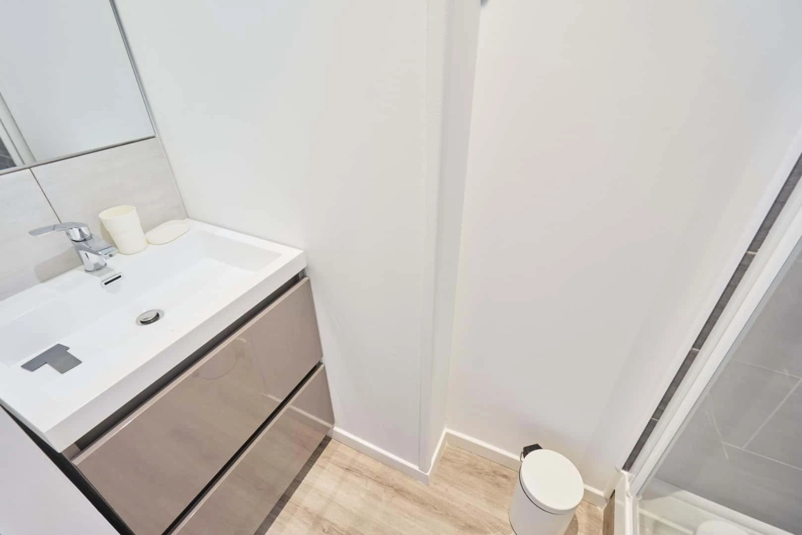 Zimmer in Studentenwohnung in  zu vermieten, voll möbliert