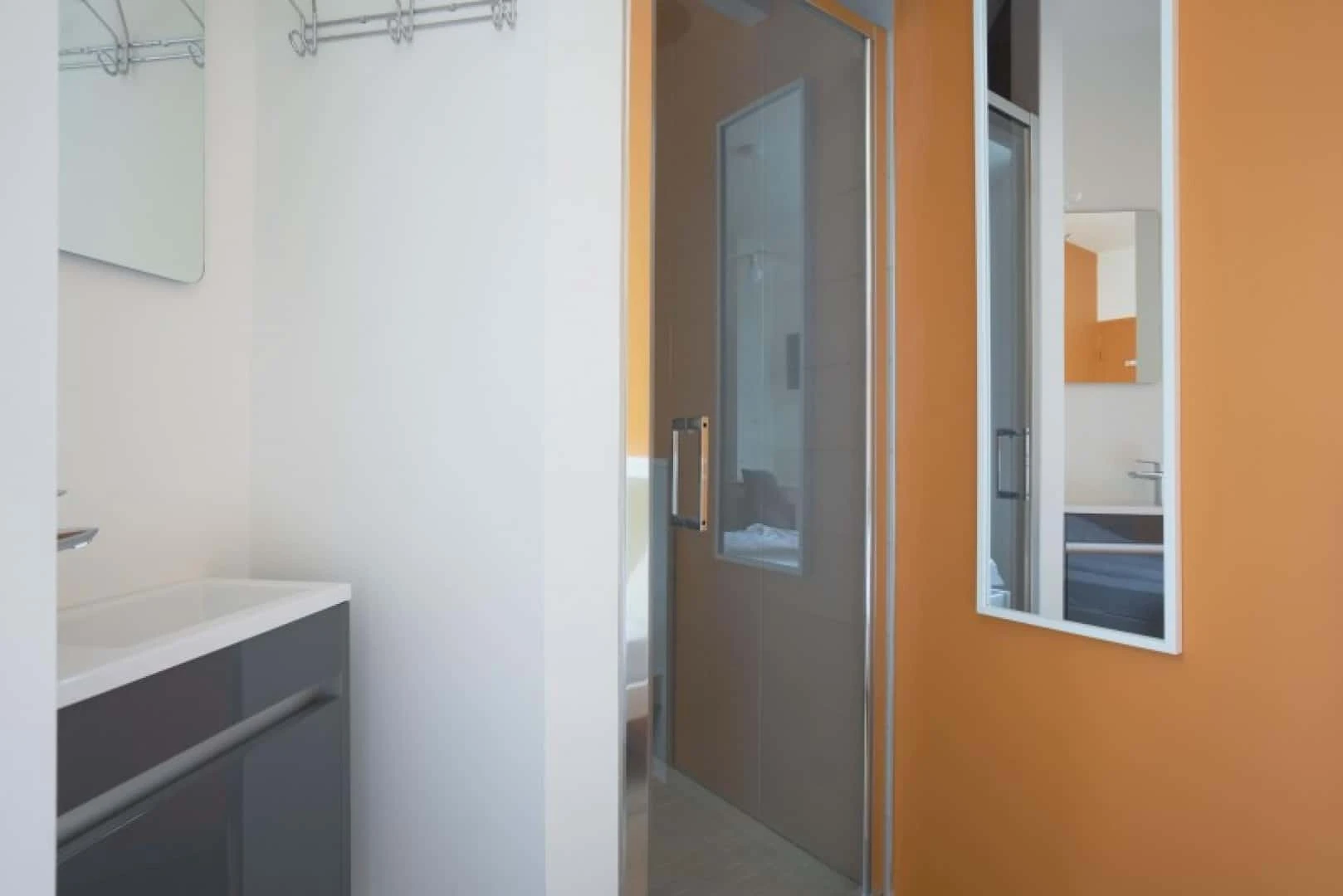 Habitación en apartamento estudiantil en alquiler en , completamente amueblado