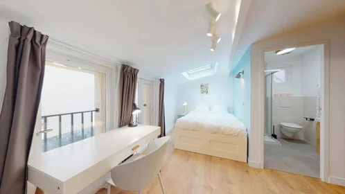 Özel oda konumu 12 rue Mot, Fontenay - sous - Bois Fontenay-sous-Bois 94120 FR, 2 22 görüntüsü