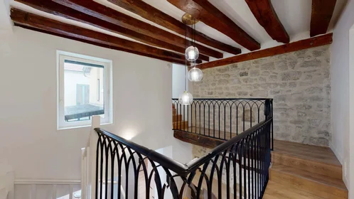Özel oda konumu 12 rue Mot, Fontenay - sous - Bois Fontenay-sous-Bois 94120 FR, 12 22 görüntüsü