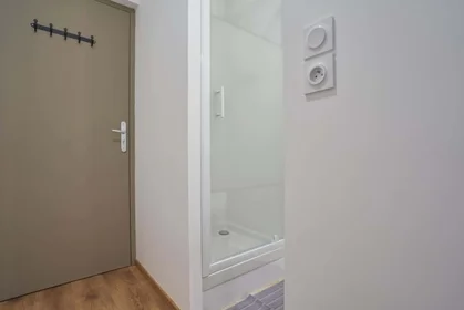Habitación privada en 4 Rue Rogier, 51100 Reims, France, imagen 4 de 14