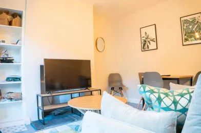 Entire fully furnished flat in Lancaster