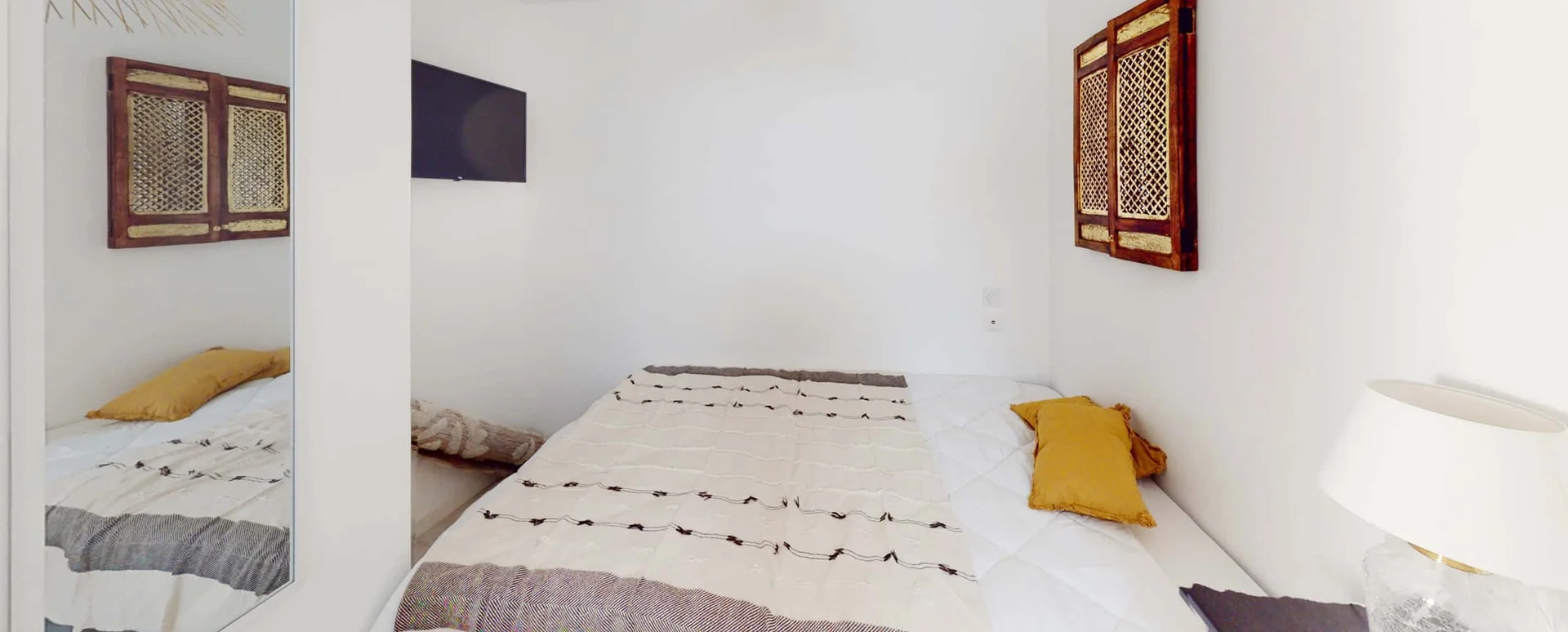 Zimmer in Studentenwohnung in  zu vermieten, voll möbliert