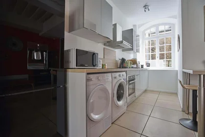 Quarto privado em 64 Rue Gambetta, 51100 Reims, France, imagem 15 de 38