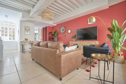 Quarto privado em 64 Rue Gambetta, 51100 Reims, France, imagem 13 de 28