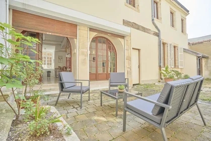 Quarto privado em 64 Rue Gambetta, 51100 Reims, France, imagem 26 de 28