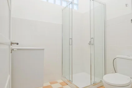 Private room at Rua Joaquim António Aguiar, image 11 of 22