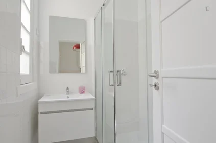 Private room at Rua Joaquim António Aguiar, image 14 of 22