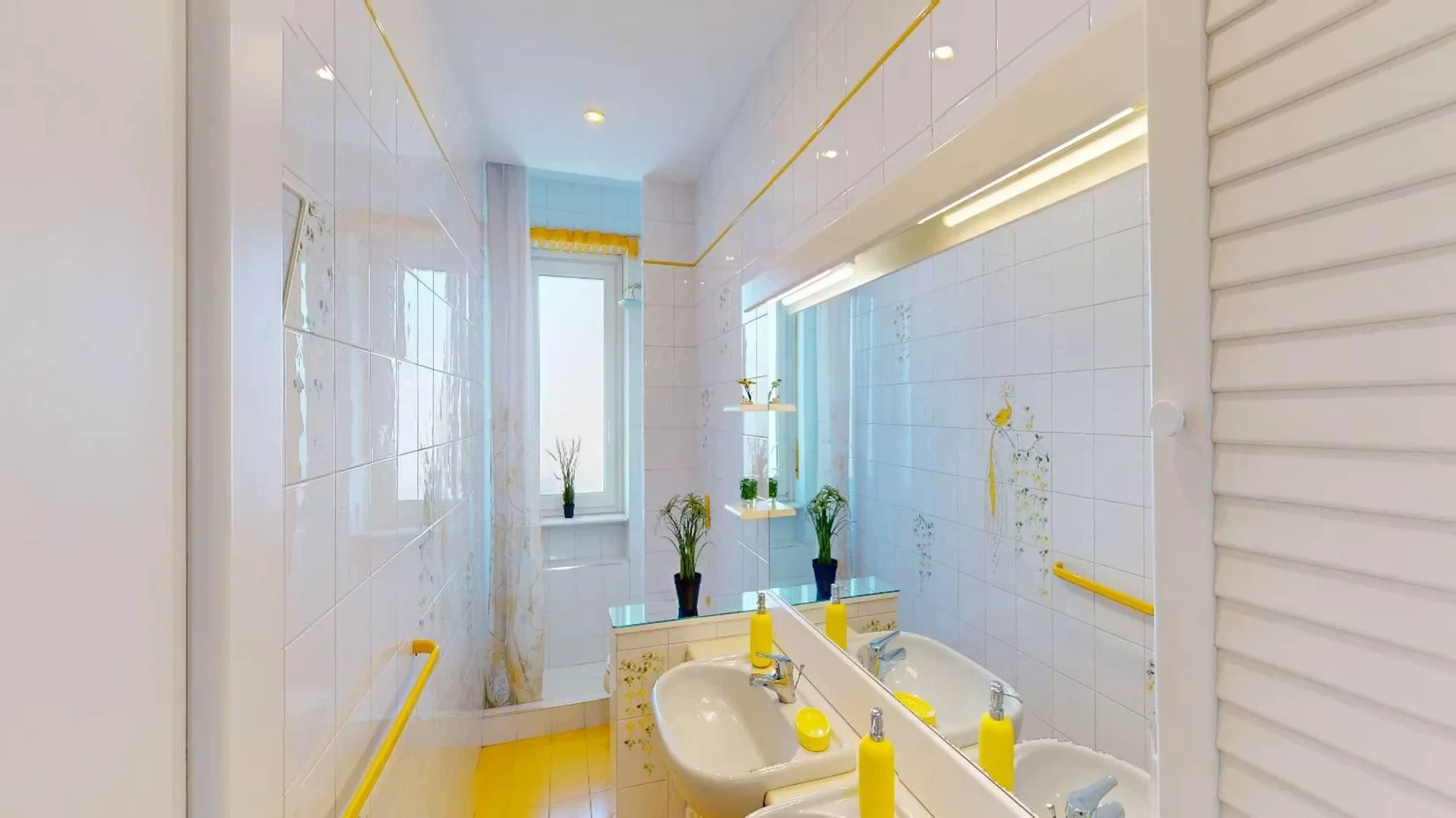 Habitación en apartamento estudiantil en alquiler en , completamente amueblado